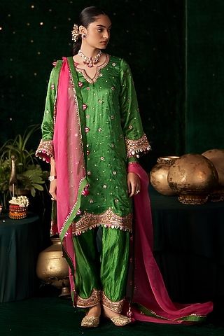 Green Silk Embroidered Kurta Set by Almaari by Pooja Patel