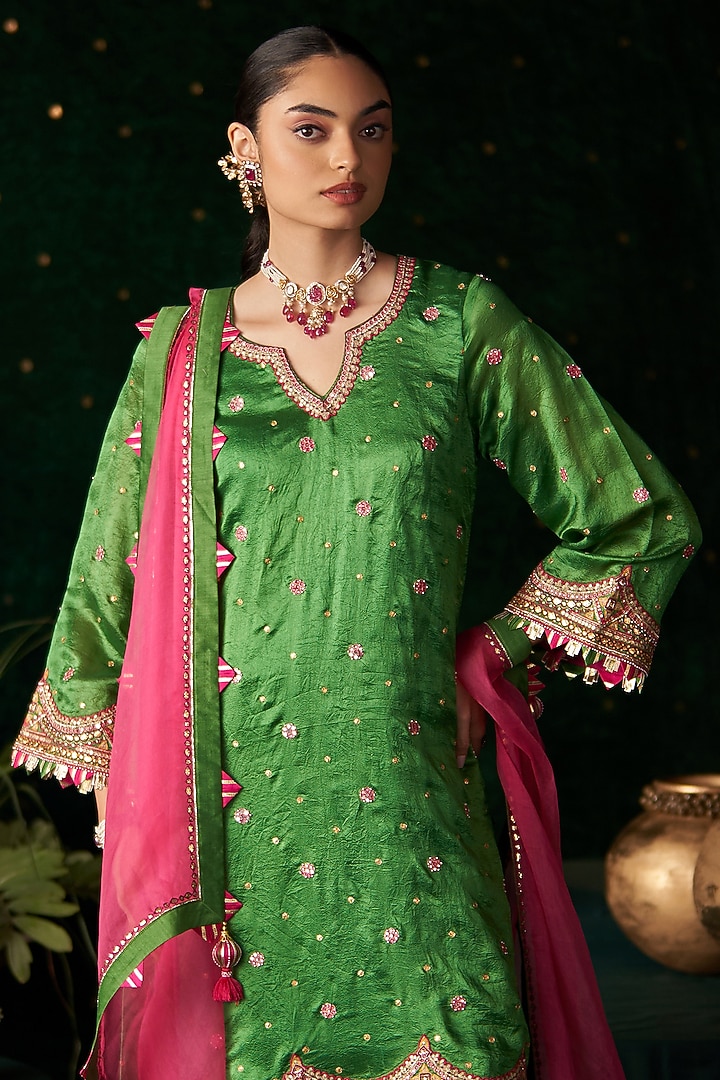Green Silk Embroidered Kurta Set by Almaari by Pooja Patel at Pernia's Pop Up Shop