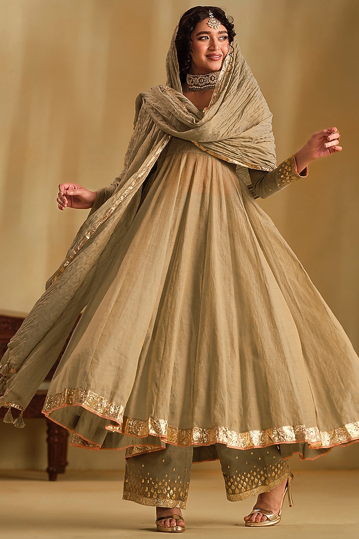 Green Silk Gota Work Party Wear Anarkali Set by Almaari by Pooja Patel at Pernia's Pop Up Shop