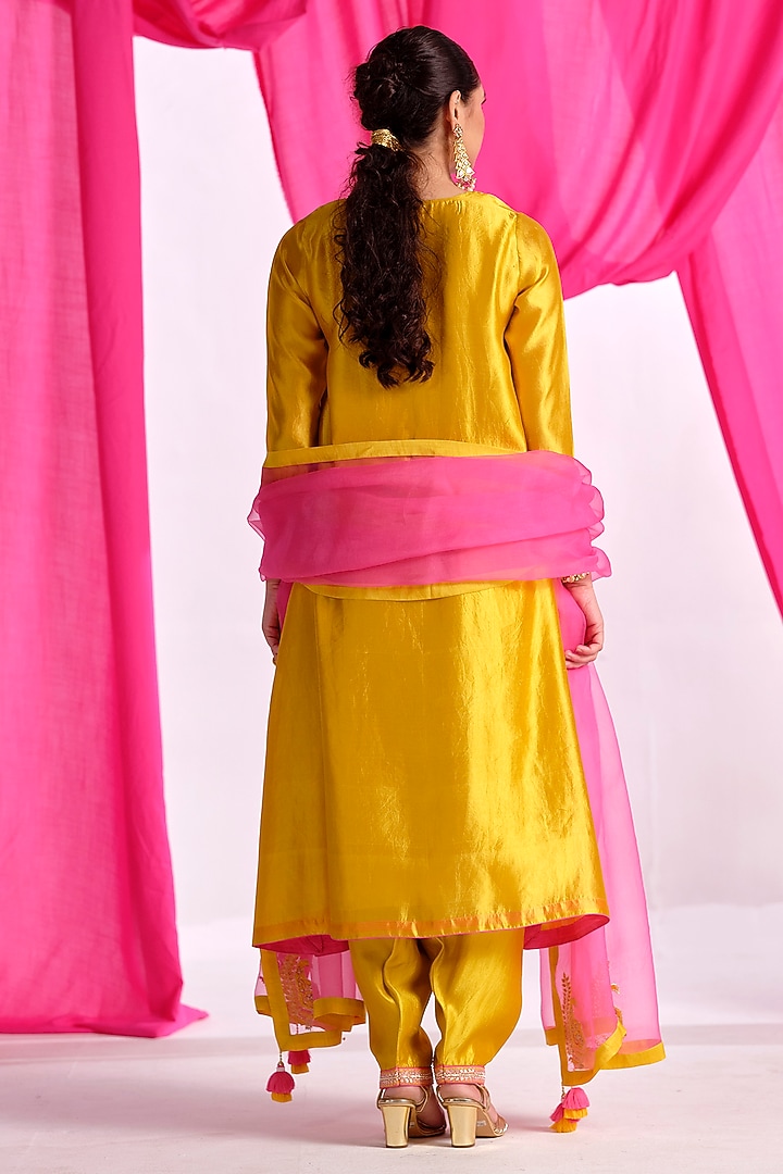 Yellow Silk Aari Work Kurta Set by Almaari by Pooja Patel at Pernia's Pop Up Shop