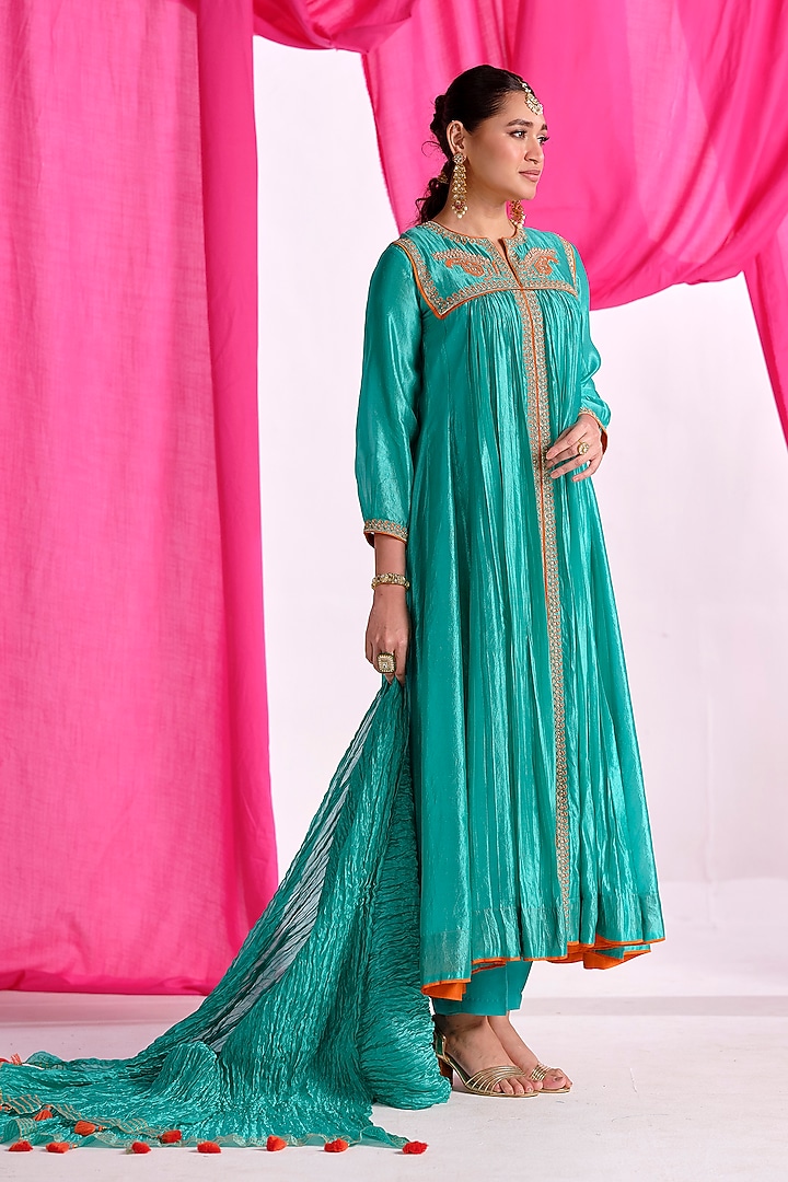 Green Silk Aari Work Wedding Anarkali Set by Almaari by Pooja Patel at Pernia's Pop Up Shop