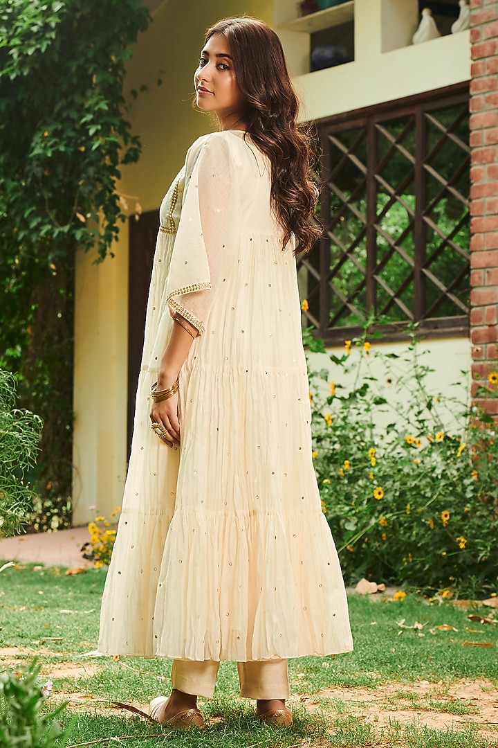Off-White Soft Chanderi Pearl Work Tiered Kurta Set by Almaari by Pooja Patel at Pernia's Pop Up Shop