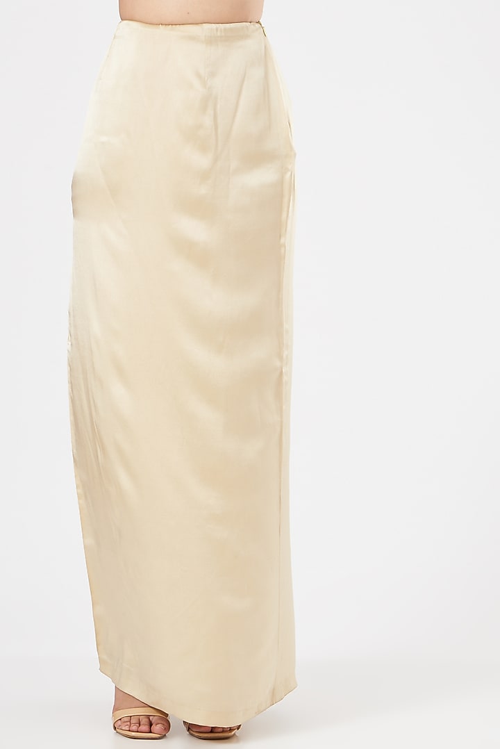 Cream Net Embroidered Bridal Saree Set by Ashima Leena at Pernia's Pop Up Shop
