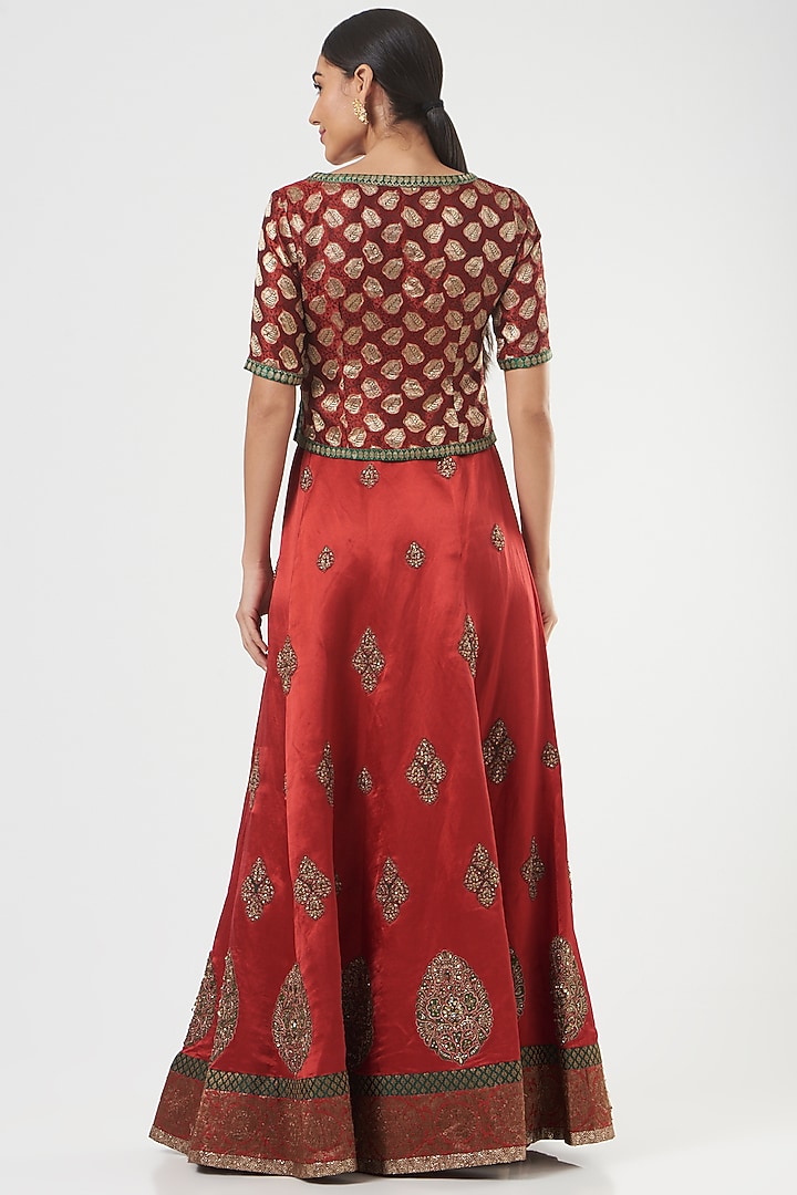Red Raw Silk Embroidered Bridal Lehenga Set by Ashima Leena at Pernia's Pop Up Shop