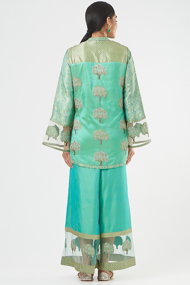 Green Embroidered Kurta Set by Ashima Leena at Pernia's Pop Up Shop