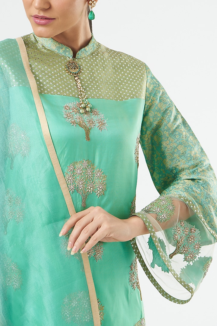 Green Embroidered Kurta Set by Ashima Leena at Pernia's Pop Up Shop