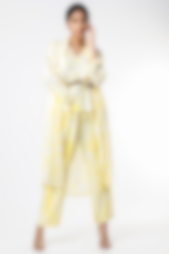 Yellow & White Tie-Dye Printed Co-Ord Set With Cape by Alpa & Reena