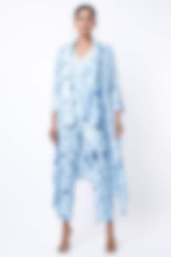 White & Indigo Shibori Tie-Dye Printed Cape Set by Alpa & Reena at Pernia's Pop Up Shop