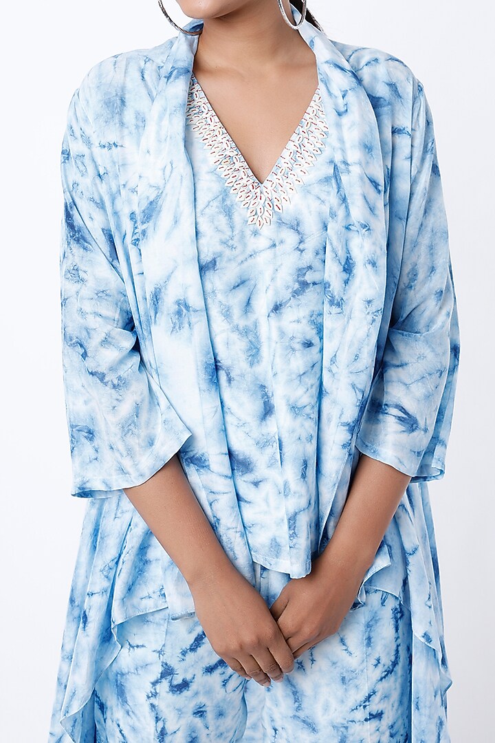 White & Indigo Shibori Tie-Dye Printed Cape Set by Alpa & Reena at Pernia's Pop Up Shop