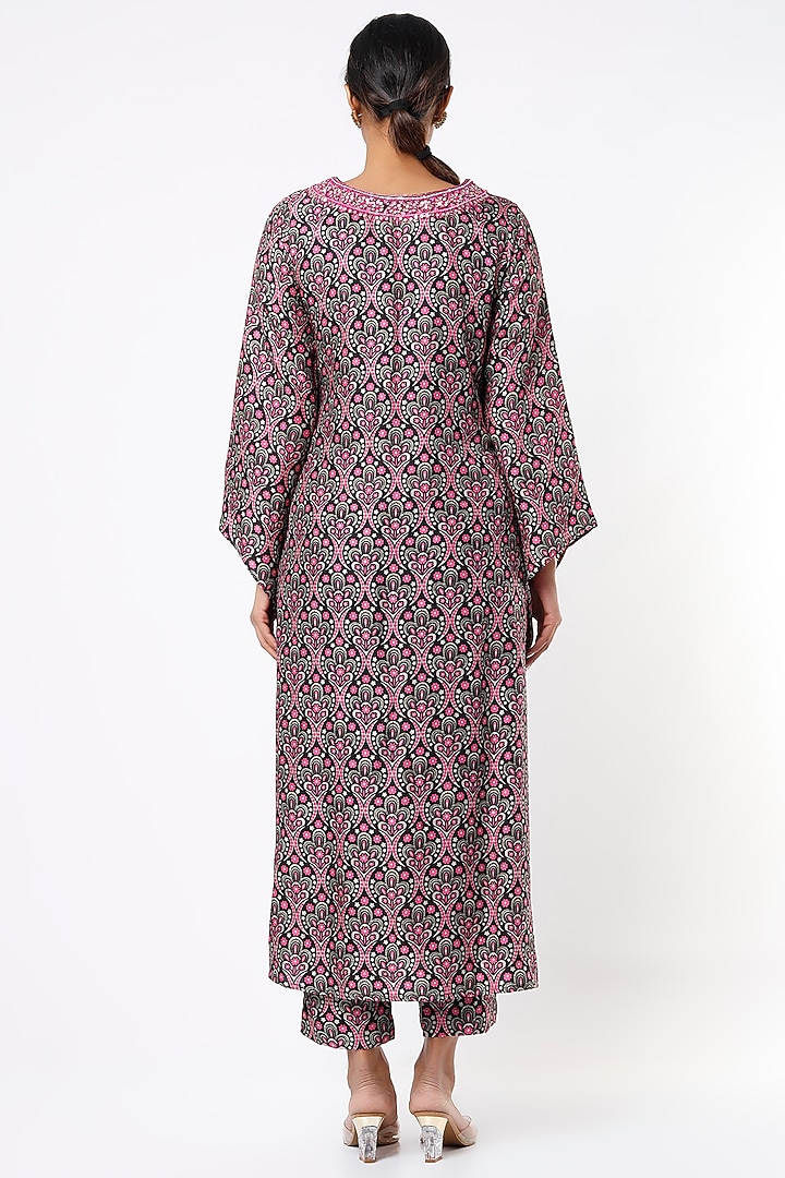 Black & Pink Printed Kurta Set by Alpa & Reena at Pernia's Pop Up Shop