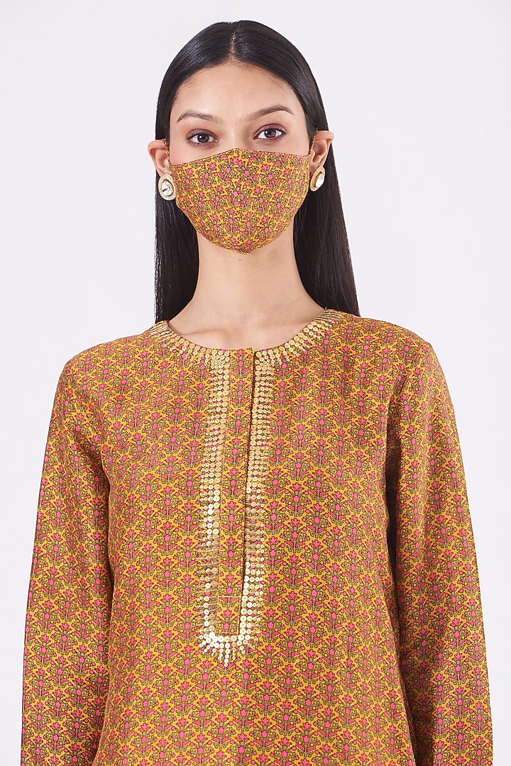 German Mustard Floral Printed Kurta Set by Alpa & Reena at Pernia's Pop Up Shop