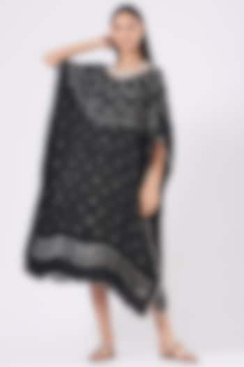 Black Printed Kaftan by Alpa & Reena at Pernia's Pop Up Shop