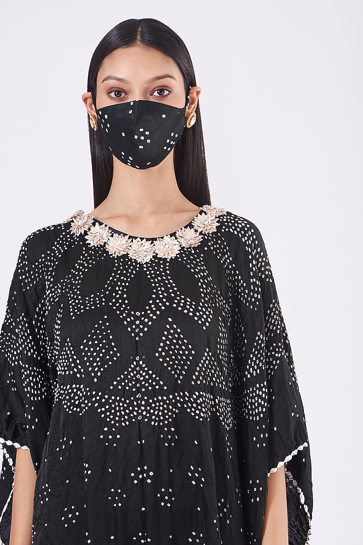 Black Printed Kaftan by Alpa & Reena at Pernia's Pop Up Shop