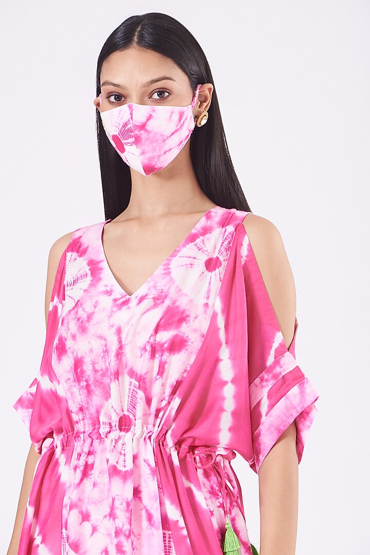 White & Fuchsia Tie-Dyed Kaftan by Alpa & Reena at Pernia's Pop Up Shop