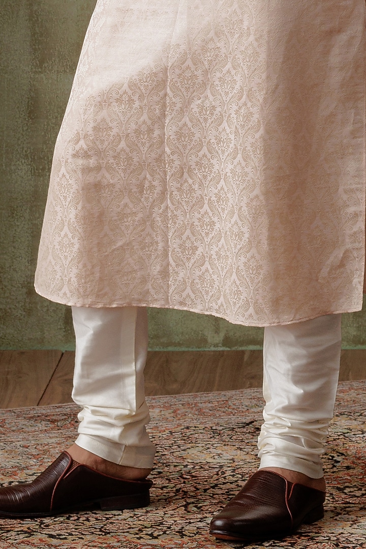 Pink Linen Silk Pearl Embroidered Kurta Set by ALLUR at Pernia's Pop Up Shop