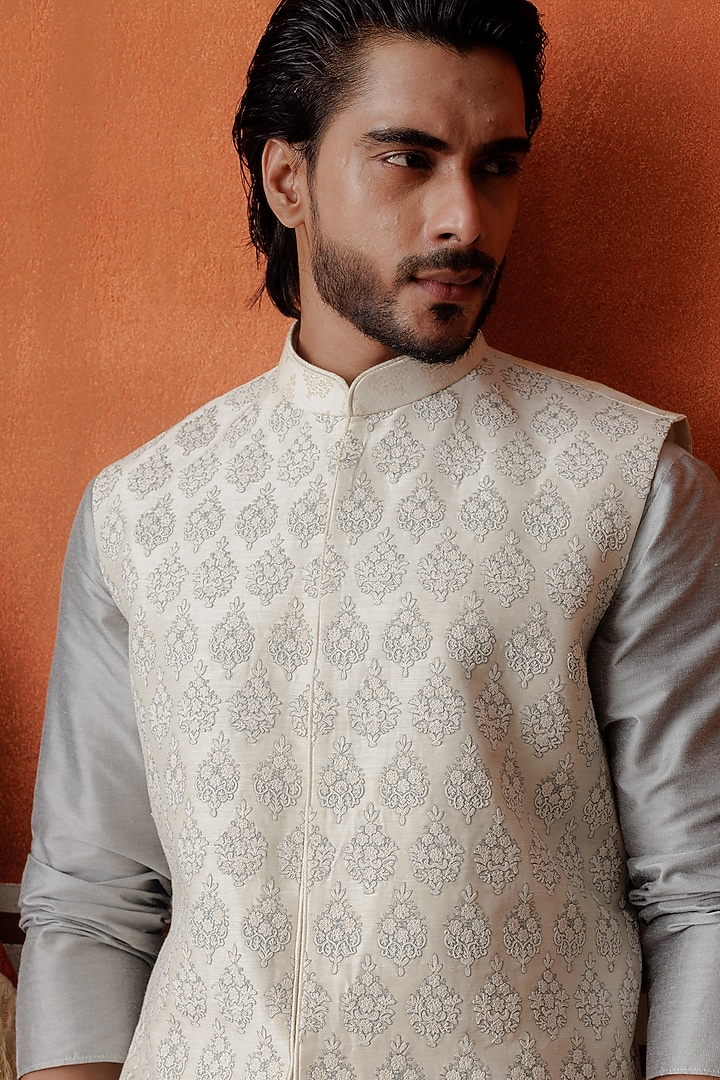 Off-White Linen Silk Bundi Jacket by ALLUR at Pernia's Pop Up Shop