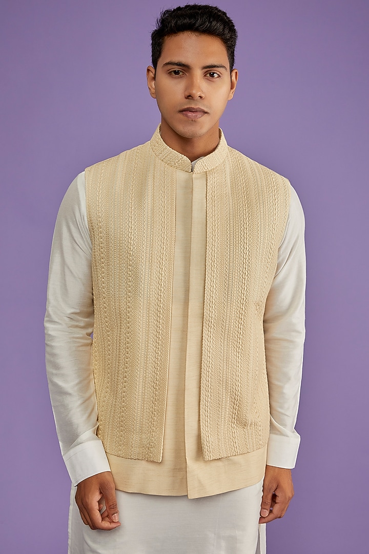 Ivory Chanderi Silk Embroidered Bundi Jacket by ALLUR at Pernia's Pop Up Shop