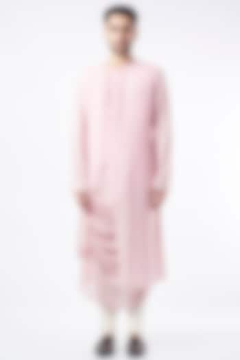 Blush Pink Muslin Draped Kurta Set by ALLUR at Pernia's Pop Up Shop