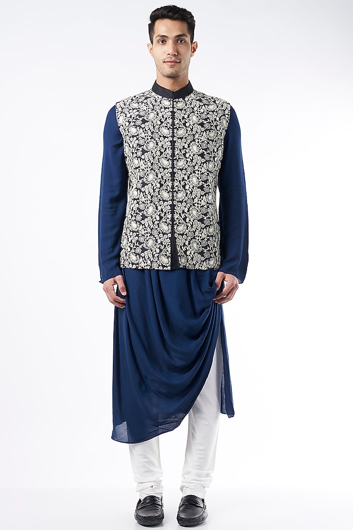 Black Embroidered Bundi Jacket With Kurta Set by ALLUR at Pernia's Pop Up Shop