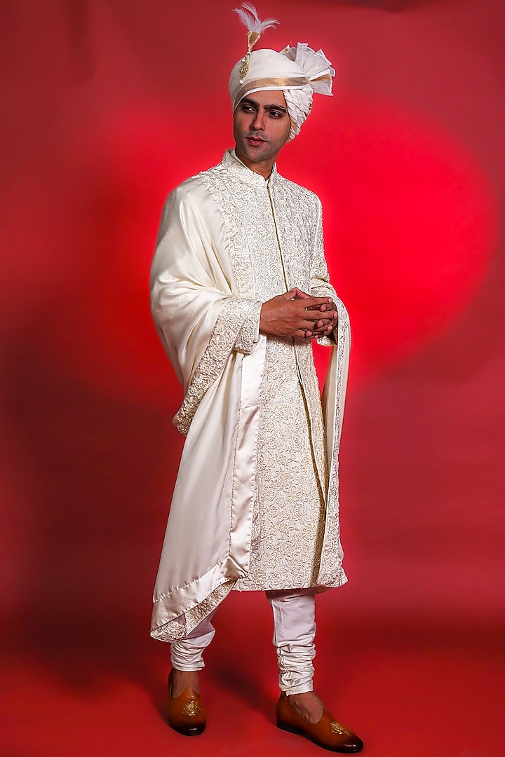 Off-White Raw Silk Machine Embroidered Groom Sherwani Set by AL USTAAD at Pernia's Pop Up Shop