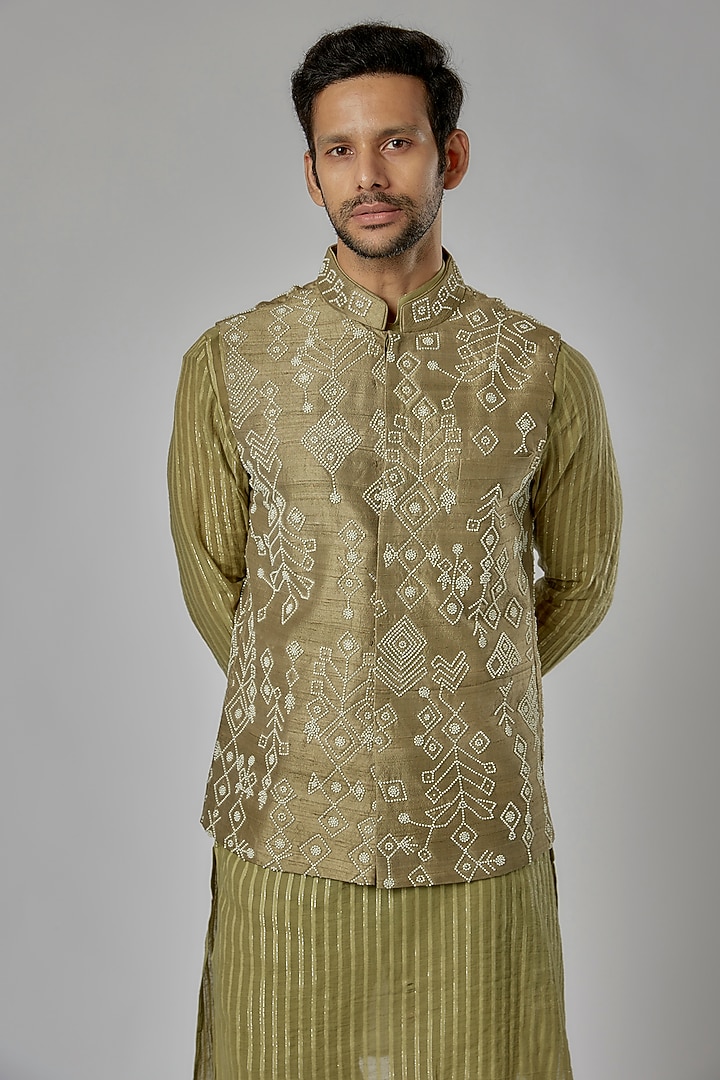 Green Silk Hand Embroidered Bundi Jacket Set by AL USTAAD at Pernia's Pop Up Shop