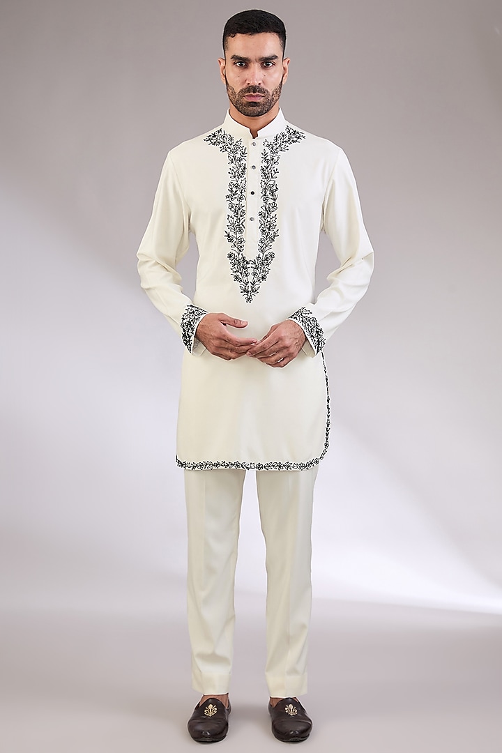 Off-White Cutdana Hand Embroidered kurta Set by AL USTAAD at Pernia's Pop Up Shop