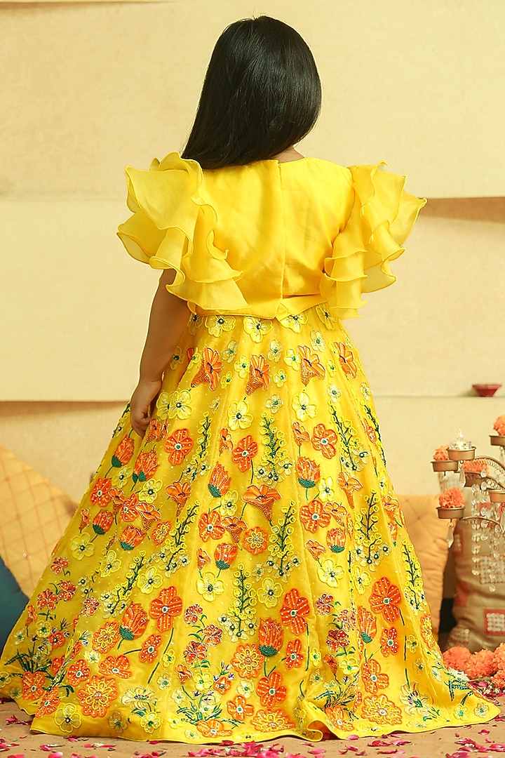 Yellow Organza Embroidered Lehenga Set For Girls by Alyaansh Couture at Pernia's Pop Up Shop