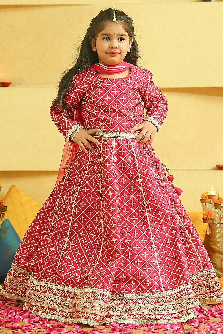 Pink Silk Embroidered Lehenga Set For Girls by Alyaansh Couture at Pernia's Pop Up Shop