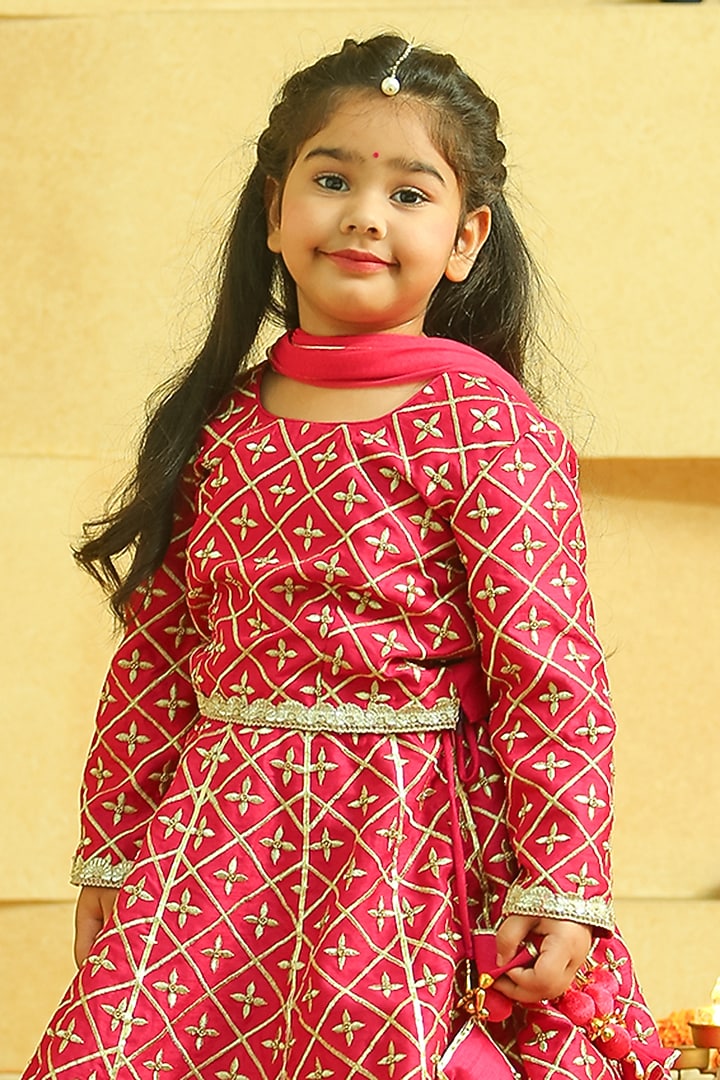 Pink Silk Embroidered Lehenga Set For Girls by Alyaansh Couture at Pernia's Pop Up Shop