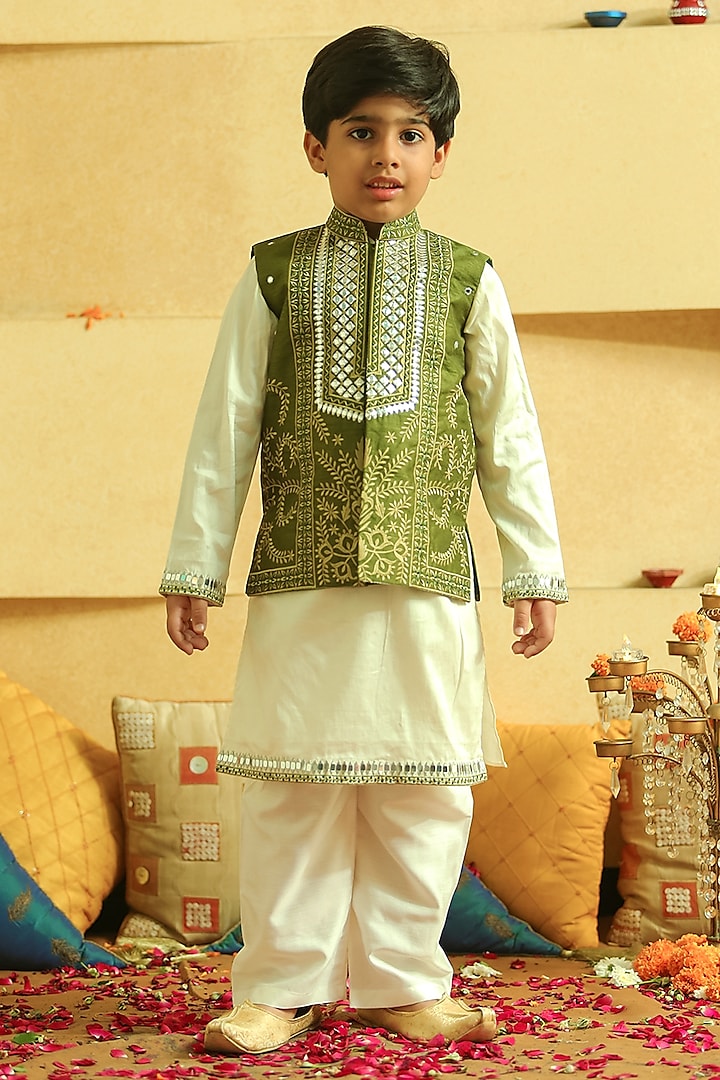 Green Silk Embroidered Bundi Jacket Set For Boys by Alyaansh Couture at Pernia's Pop Up Shop