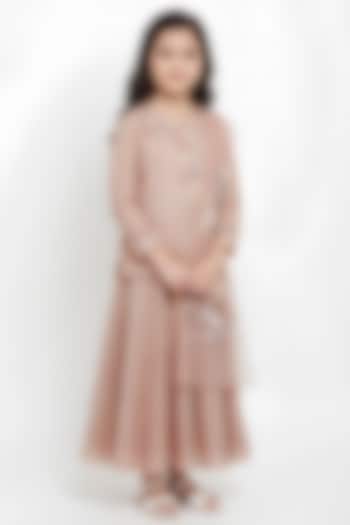 Peach Net Lehenga Set For Girls by Alyaansh Couture at Pernia's Pop Up Shop