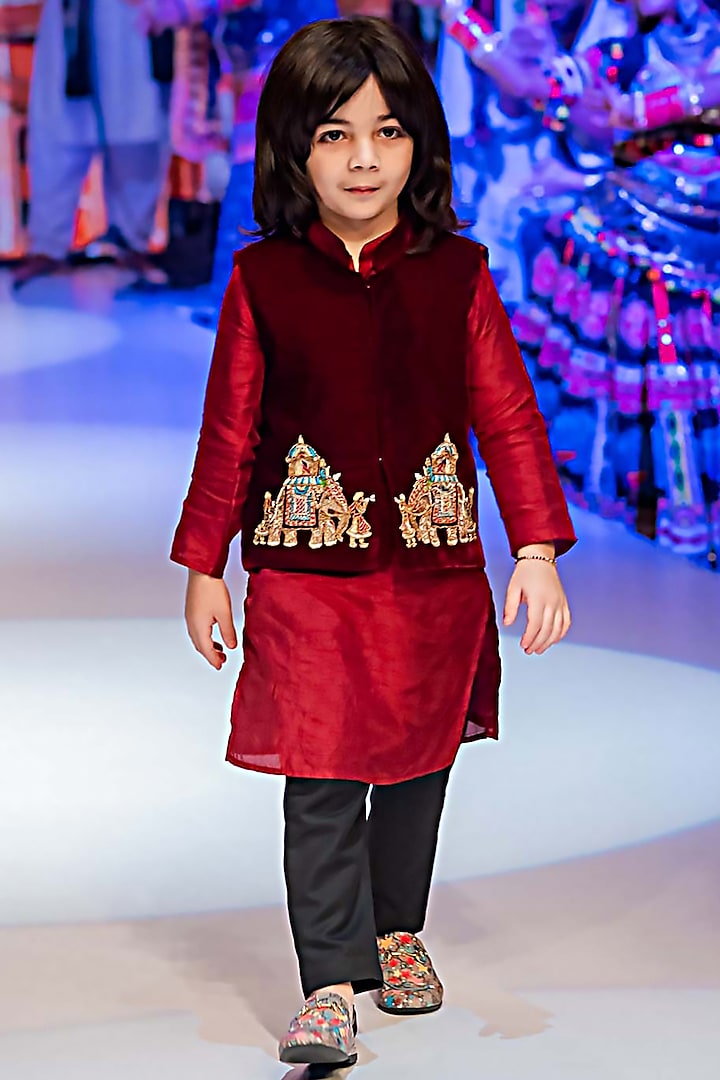 Maroon Velvet Embroidered Waistcoat With Kurta Set For Boys by Alyaansh Couture
