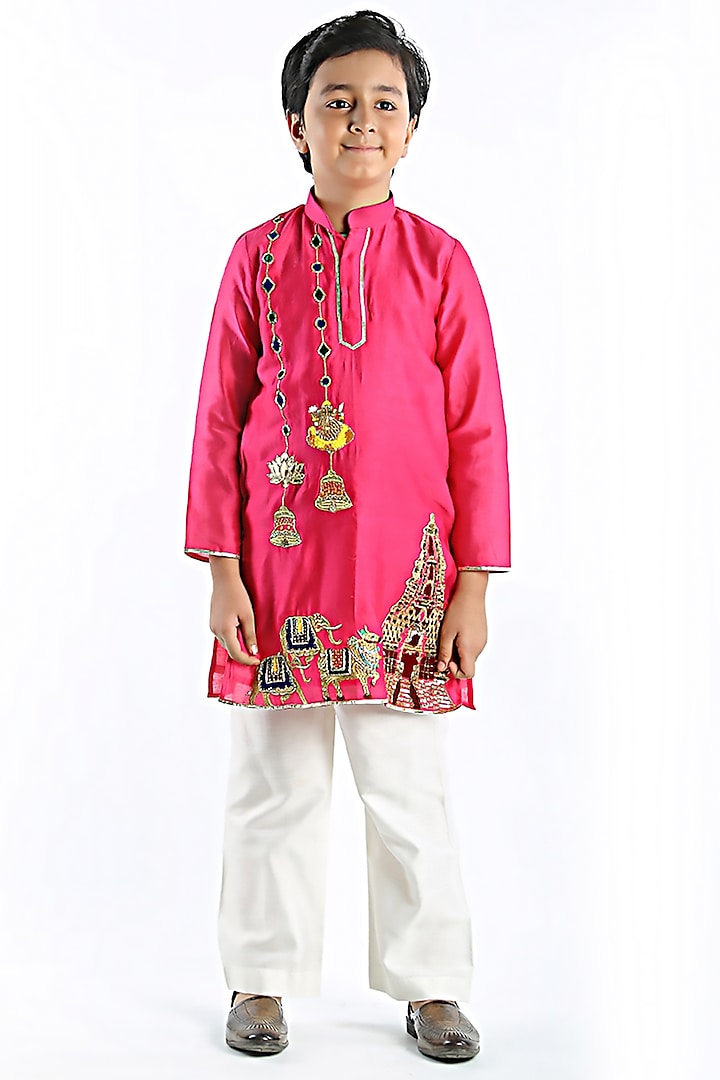 Pink Chanderi Embroidered Kurta Set For Boys by Alyaansh Couture
