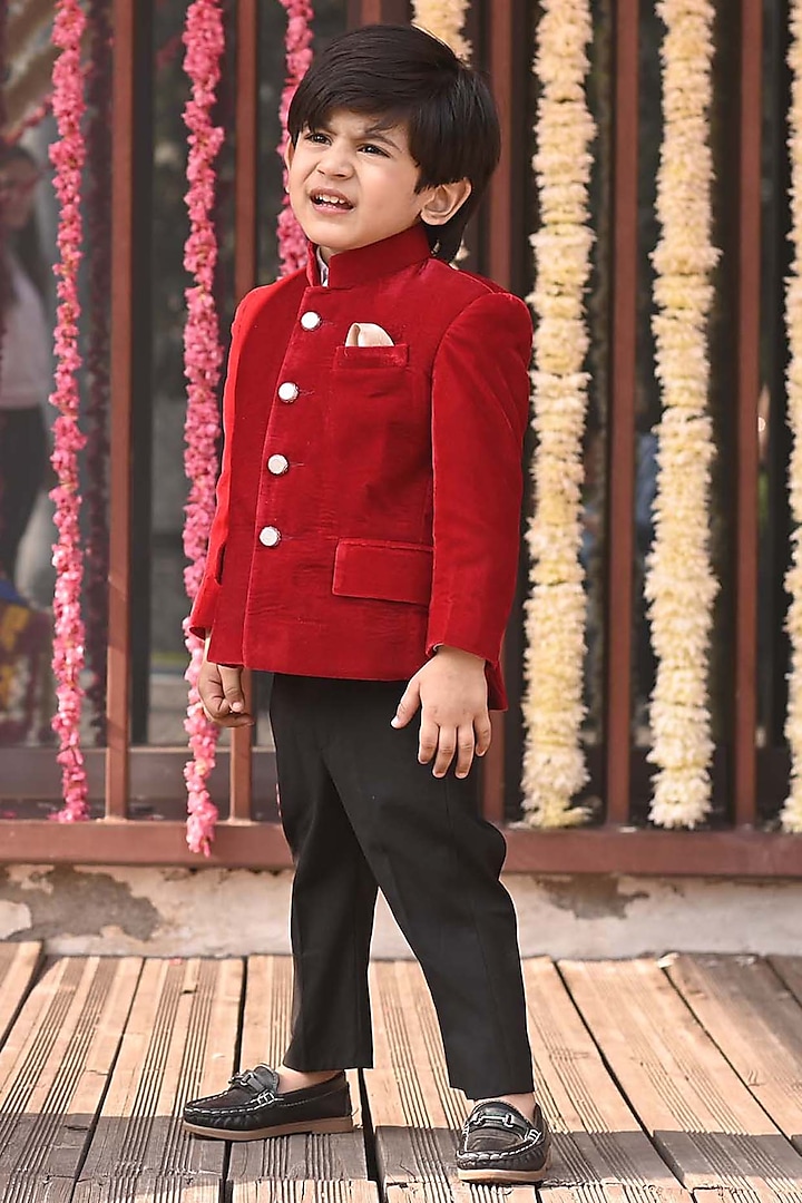 Maroon Velvet Bandhgala Set For Boys by Alyaansh Couture