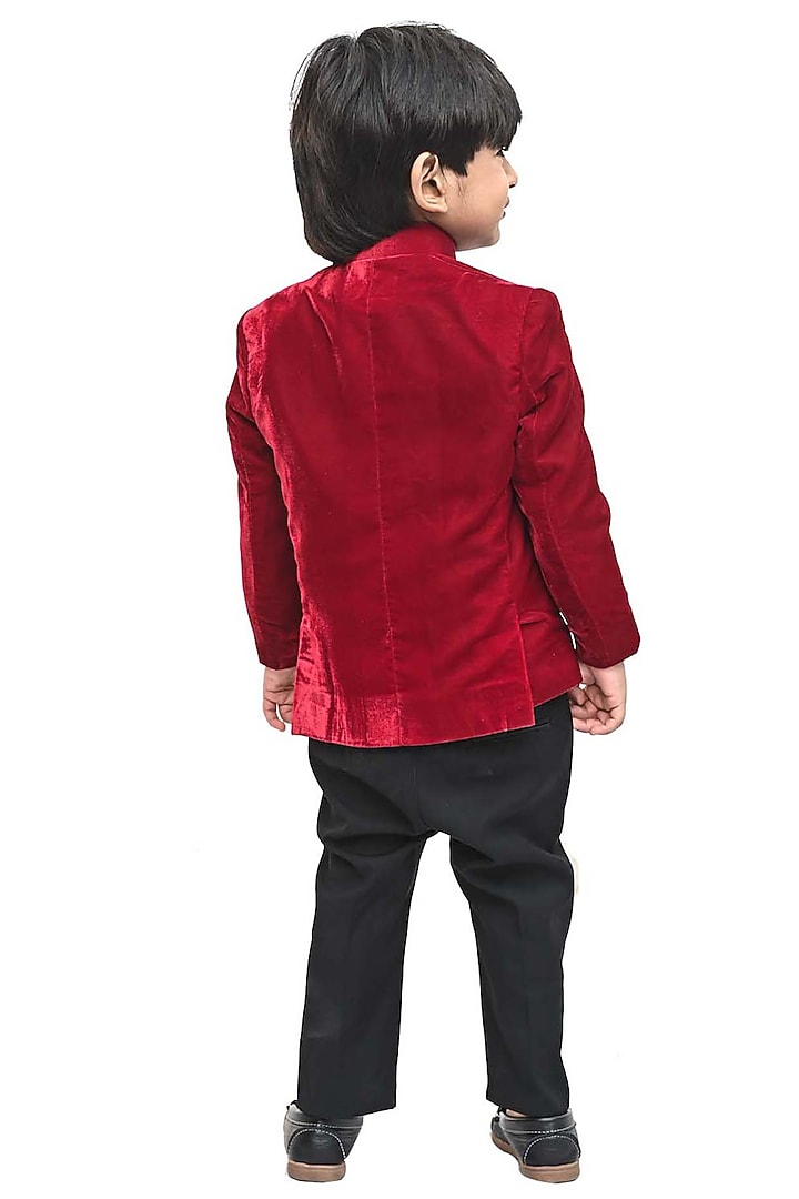 Maroon Velvet Bandhgala Set For Boys by Alyaansh Couture at Pernia's Pop Up Shop