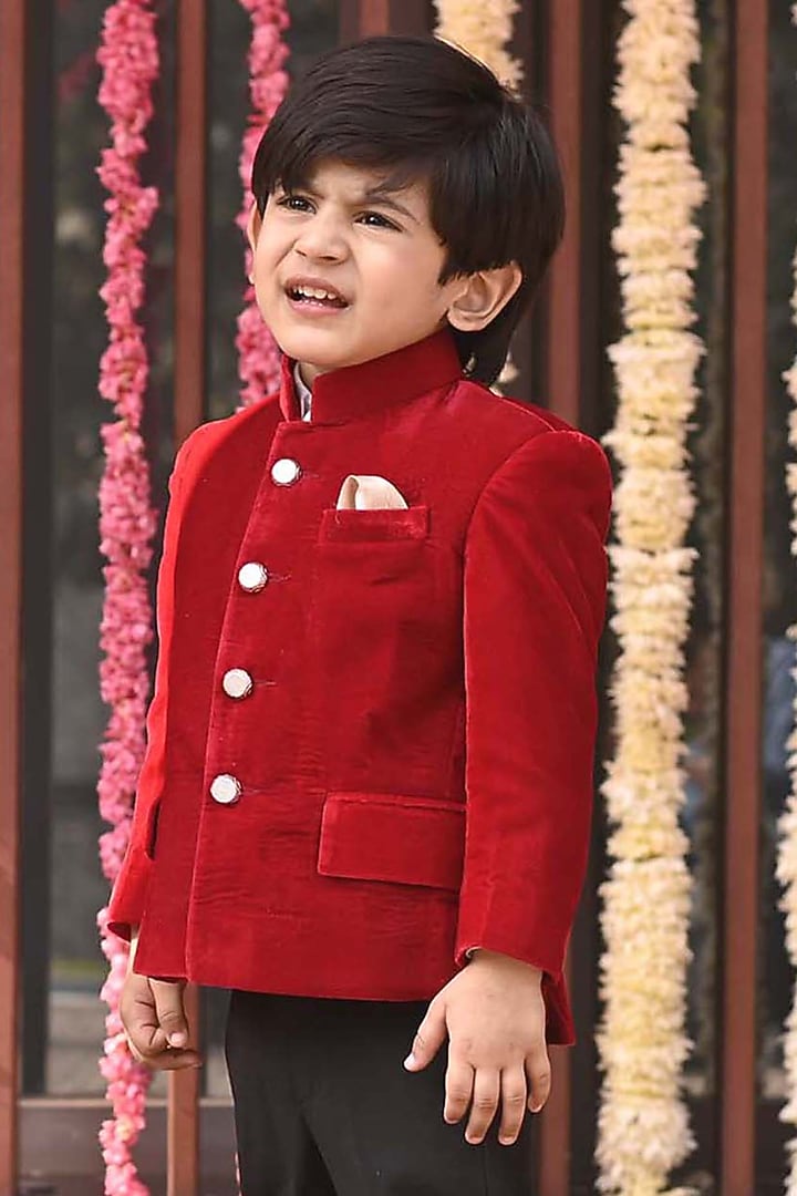 Maroon Velvet Bandhgala Set For Boys by Alyaansh Couture at Pernia's Pop Up Shop