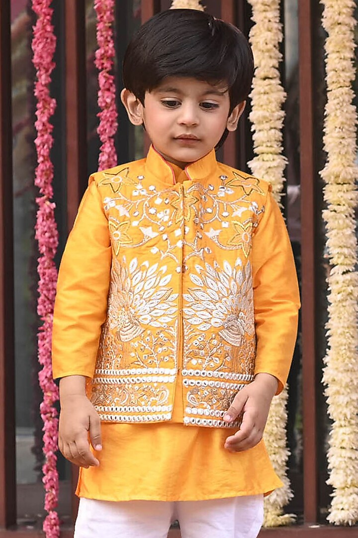 Yellow Raw Silk Cutwork Embroidered Bundi jacket Set For Boys by Alyaansh Couture at Pernia's Pop Up Shop