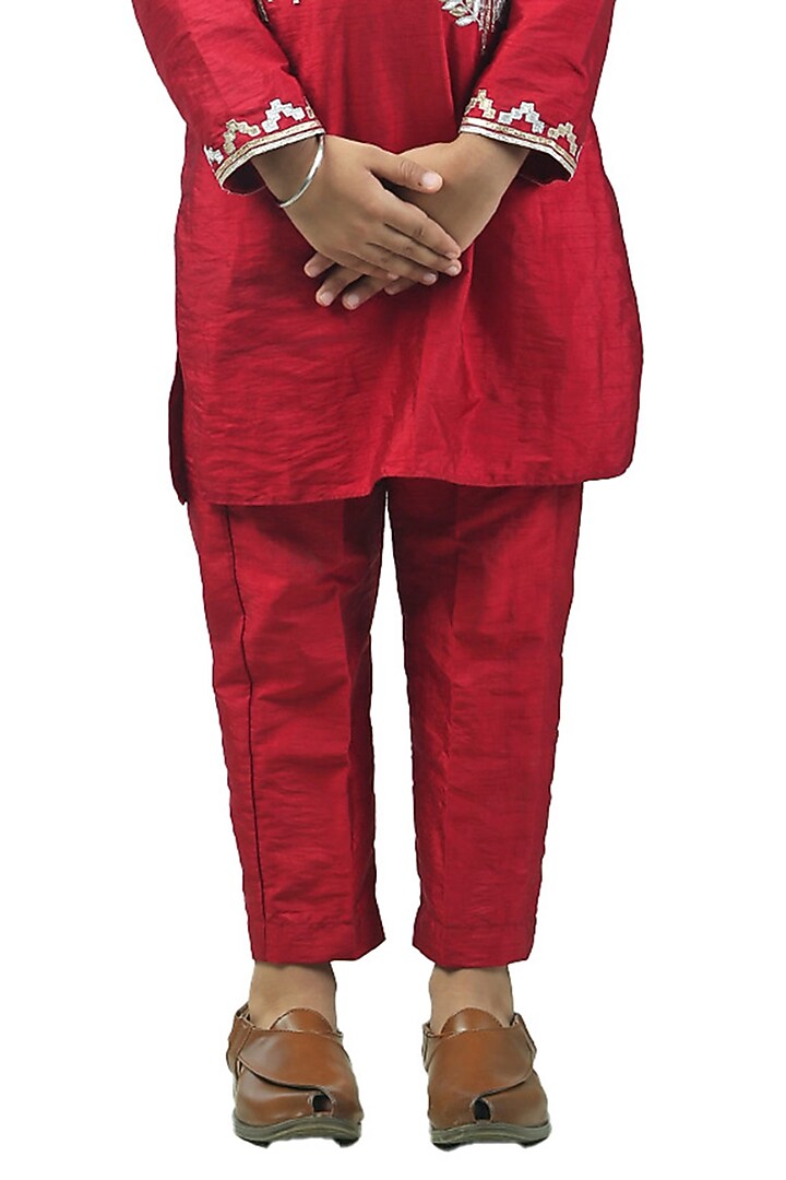 Maroon Raw Silk Silver Gota Work Kurta Set For Boys by Alyaansh Couture at Pernia's Pop Up Shop