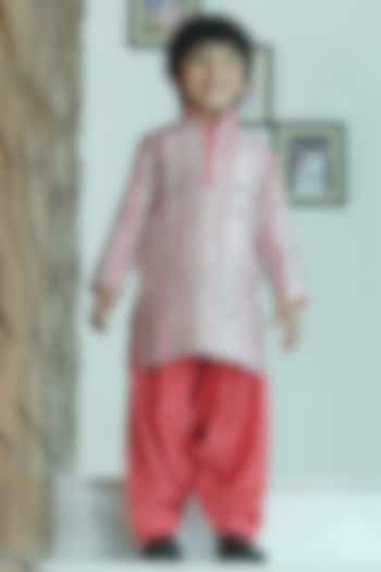 Hot Pink Raw Silk Patra Work Kurta Set For Boys by Alyaansh Couture at Pernia's Pop Up Shop