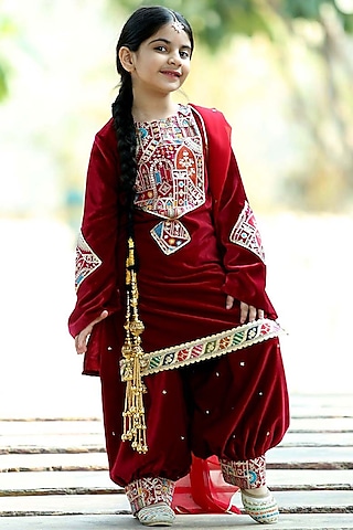 Maroon Velvet Kurta Set For Girls by Alyaansh Couture