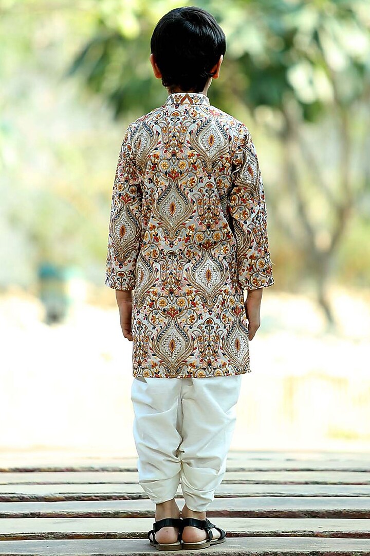Cream Georgette Machine Embroidered Kurta Set For Boys by Alyaansh Couture at Pernia's Pop Up Shop