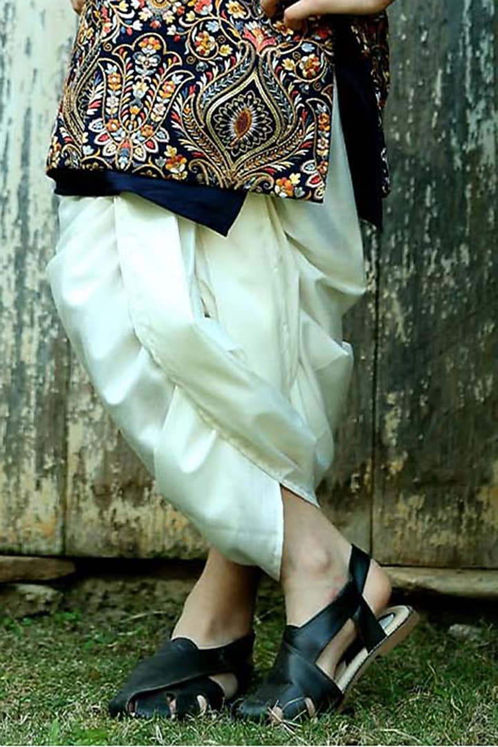 Navy Blue Georgette Machine Embroidered Sherwani Set For Boys by Alyaansh Couture at Pernia's Pop Up Shop