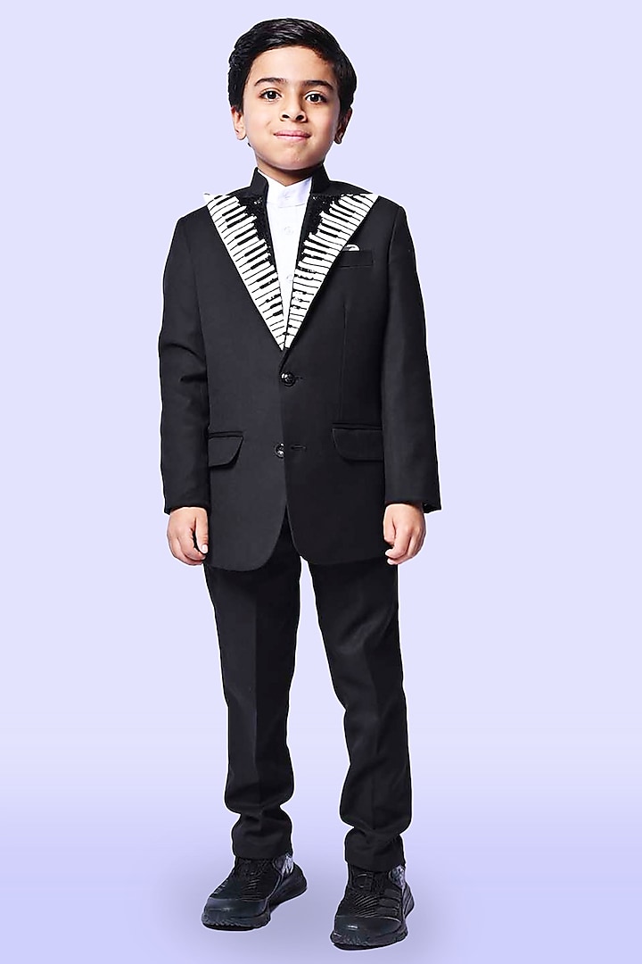 Black Polyester Sequins Tuxedo Set For Boys by Alyaansh Couture