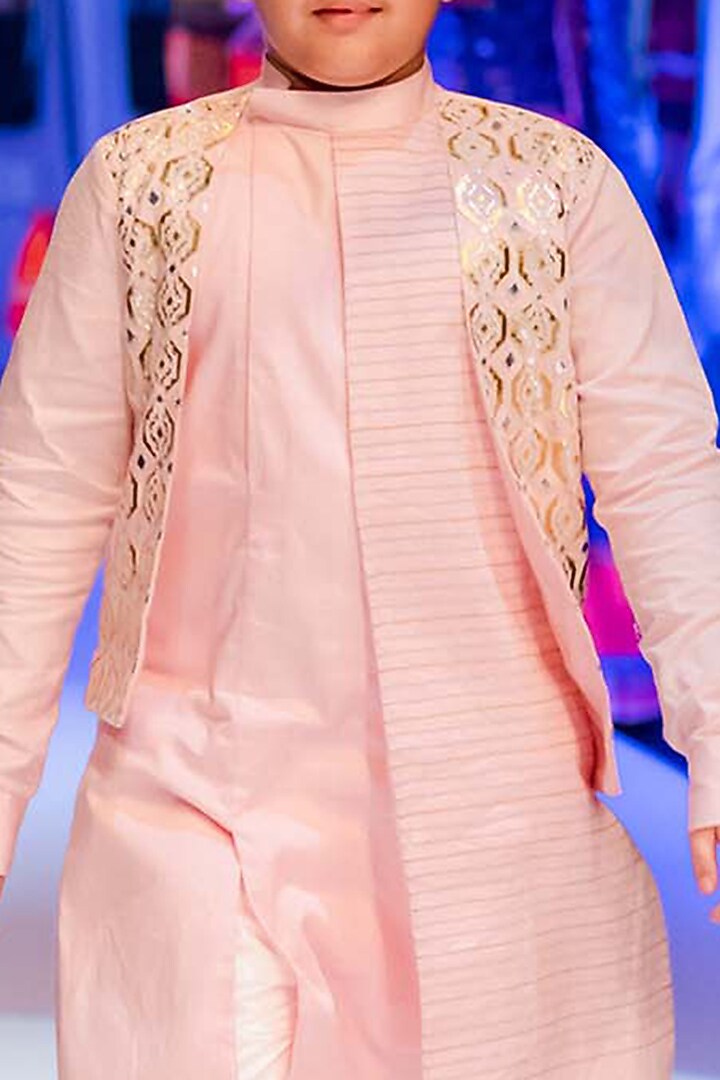 Light Pink Chanderi Applique Embroidered Bundi Jacket Set For Boys by Alyaansh Couture at Pernia's Pop Up Shop