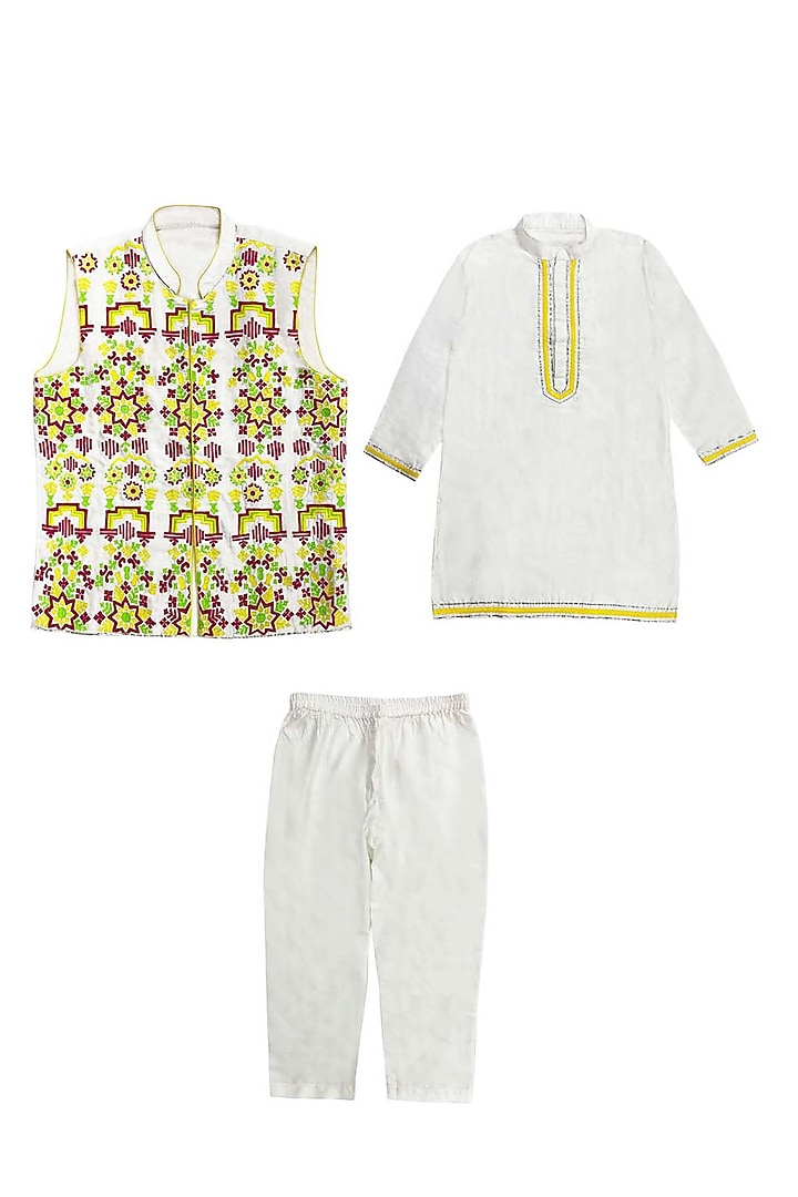 White Cotton Silk Machine Embroidered Waistcoat Set For Boys by Alyaansh Couture at Pernia's Pop Up Shop