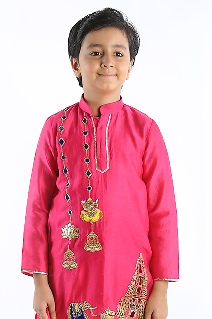Pink Chanderi Patch Embroidered Kurta Set For Boys by Alyaansh Couture at Pernia's Pop Up Shop
