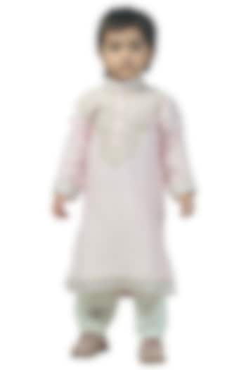 Light Pink Cotton Silk Machine Embroidered Kurta Set For Boys by Alyaansh Couture