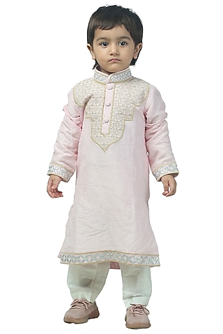 Light Pink Cotton Silk Machine Embroidered Kurta Set For Boys by Alyaansh Couture