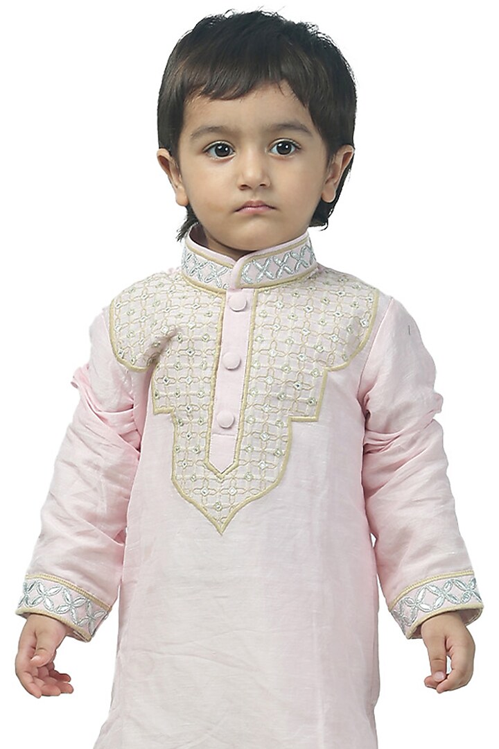 Light Pink Cotton Silk Machine Embroidered Kurta Set For Boys by Alyaansh Couture at Pernia's Pop Up Shop