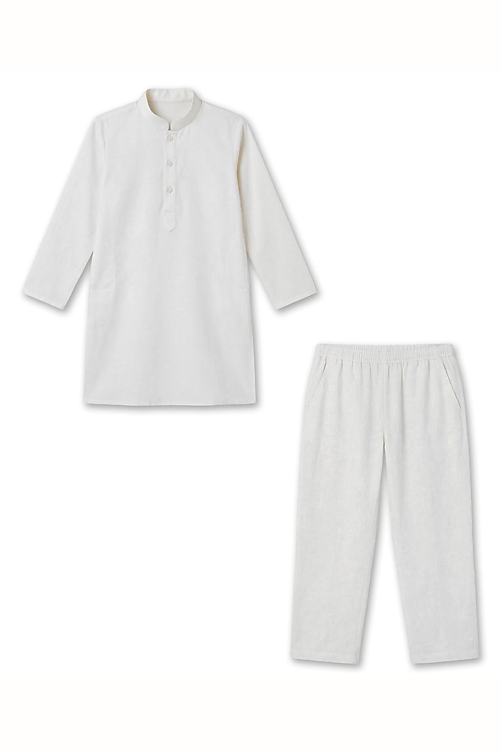 White Cotton Silk Patra Embroidered Bundi Jacket Set For Boys by Alyaansh Couture at Pernia's Pop Up Shop